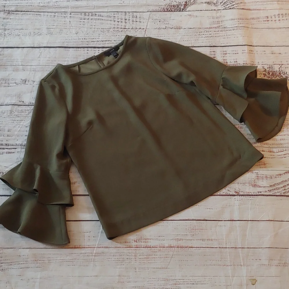 J. CREW RUFFLE SLEEVE BLOISE